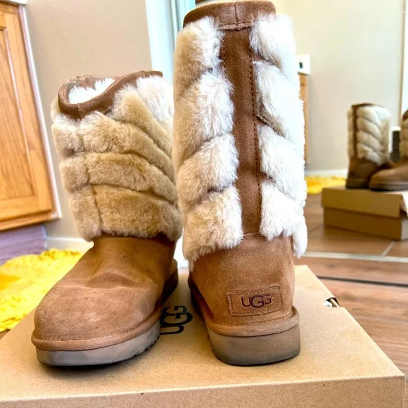 Multiple pairs of UGGS like new and super cute